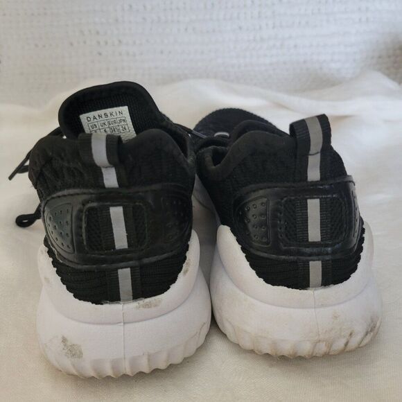 Danskin Shoes Women's Stunt Memory Foam Sz 8 Black White Vegan Lace-up Sneaker - Picture 5 of 12